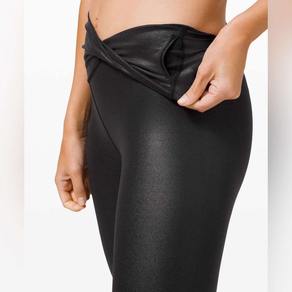 Wunder Under HR Tight 28" SHINE Matte Black Foil - Picture 4 of 10